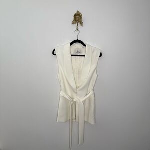 Aritzia Babaton Powerhouse Vest 4